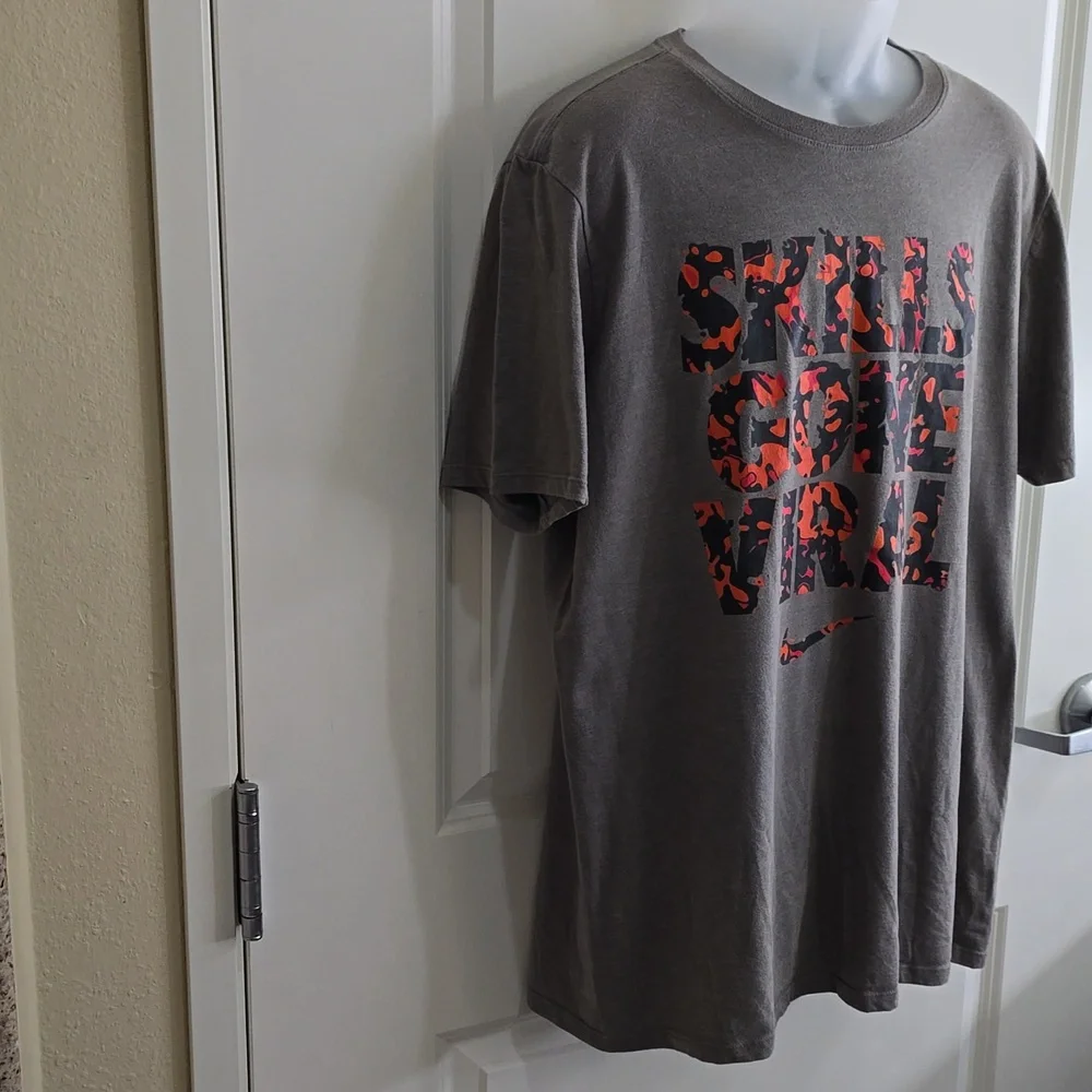 Nike‎ T-Shirt Size XLARGE